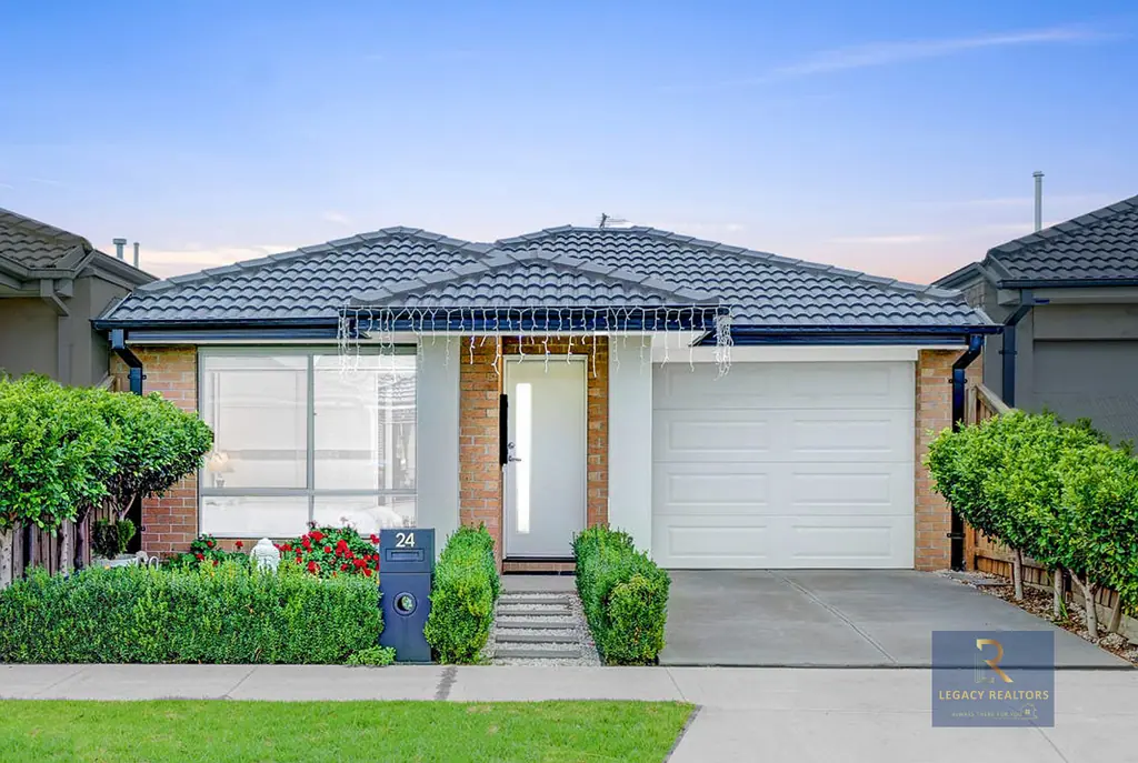 Truganina 3Zimmer Blessing in Disguise with 2 kitchens for First Home Buyer or Investor / 2 mins drive to Truganina Central shopping centre and Schooll!!!