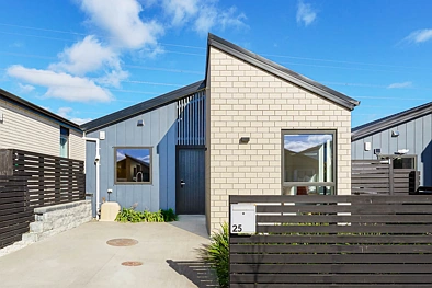 Massey 3 Bedroom Brick, Freehold – Affordable & Low Maintenance
