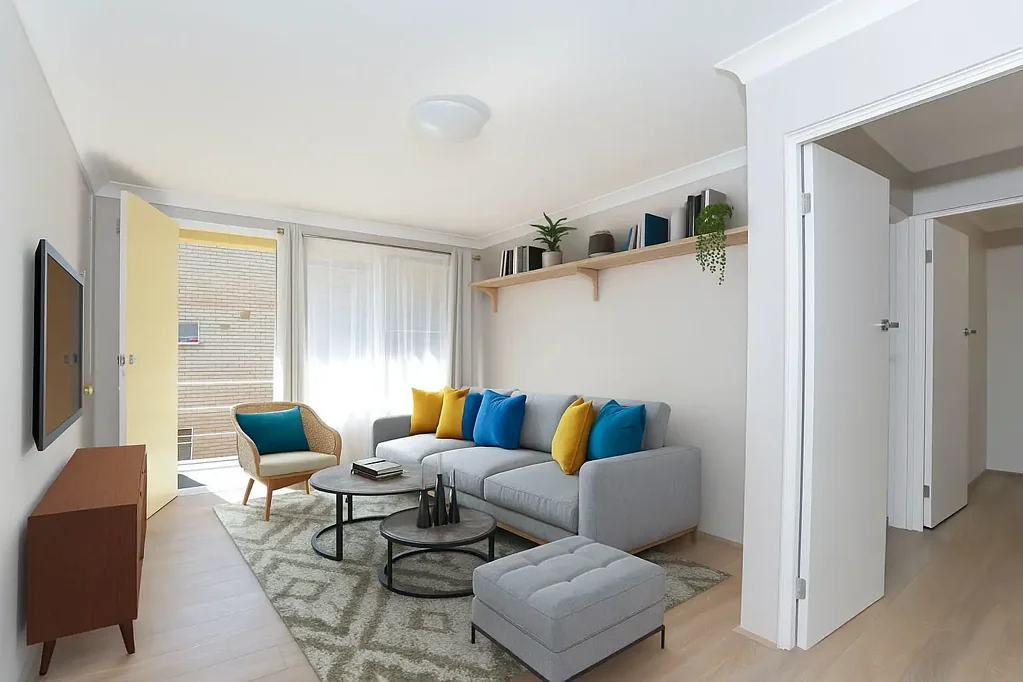 FANTASTIC RENOVATED APARTMENT - 2 BALCONIES!