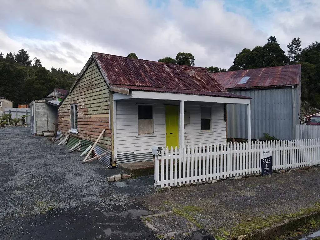 Queenstown 2 Bedroom Blank Canvas with Endless Potential - Bring Your Vision to Life!