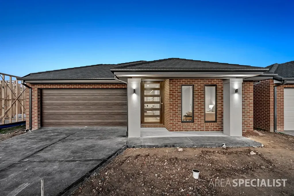 Spacious 4 Bedroom Family Home in Smith’s Lane Estate!