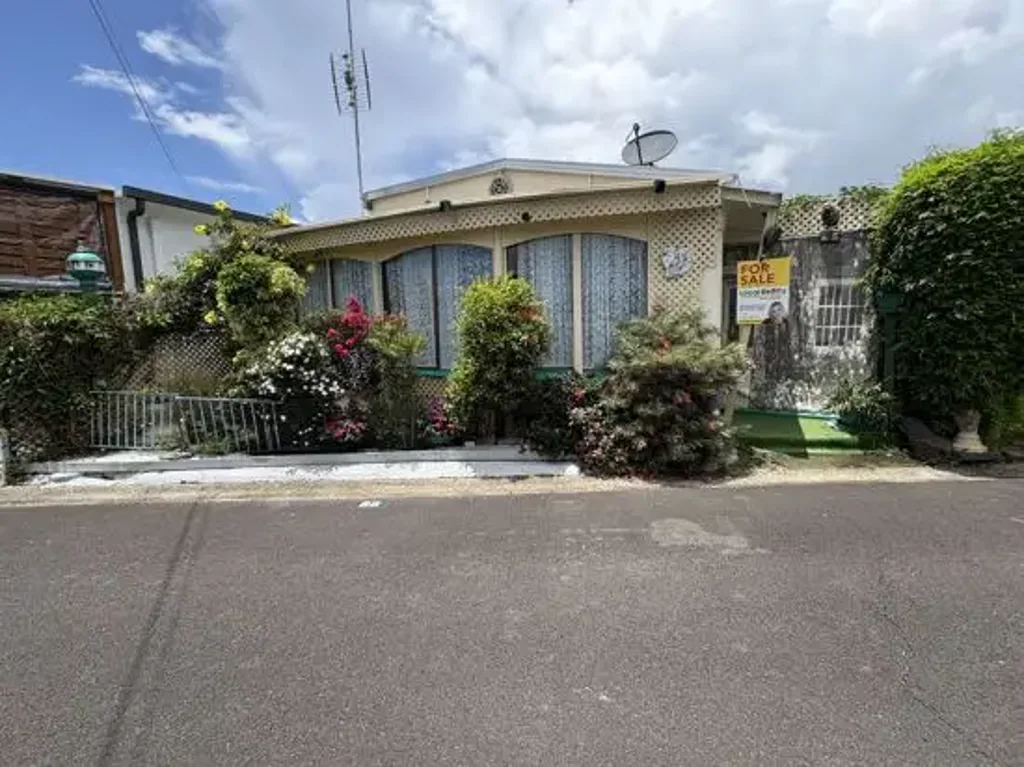 Chinderah 1 Bedroom Renovation Ready with Versatile Living Spaces