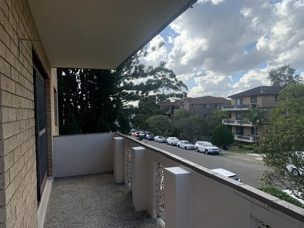 BUDGET, CLEAN, 2 BED SECURITY UNIT WITH GARAGE