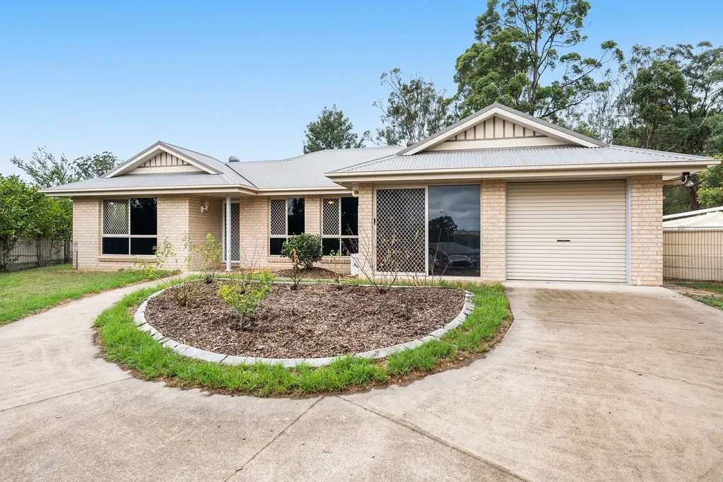8 Jackson Court, Crows Nest, QLD 4355