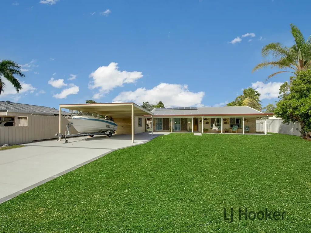 17 Alkina Crescent, Boyne Island, QLD 4680