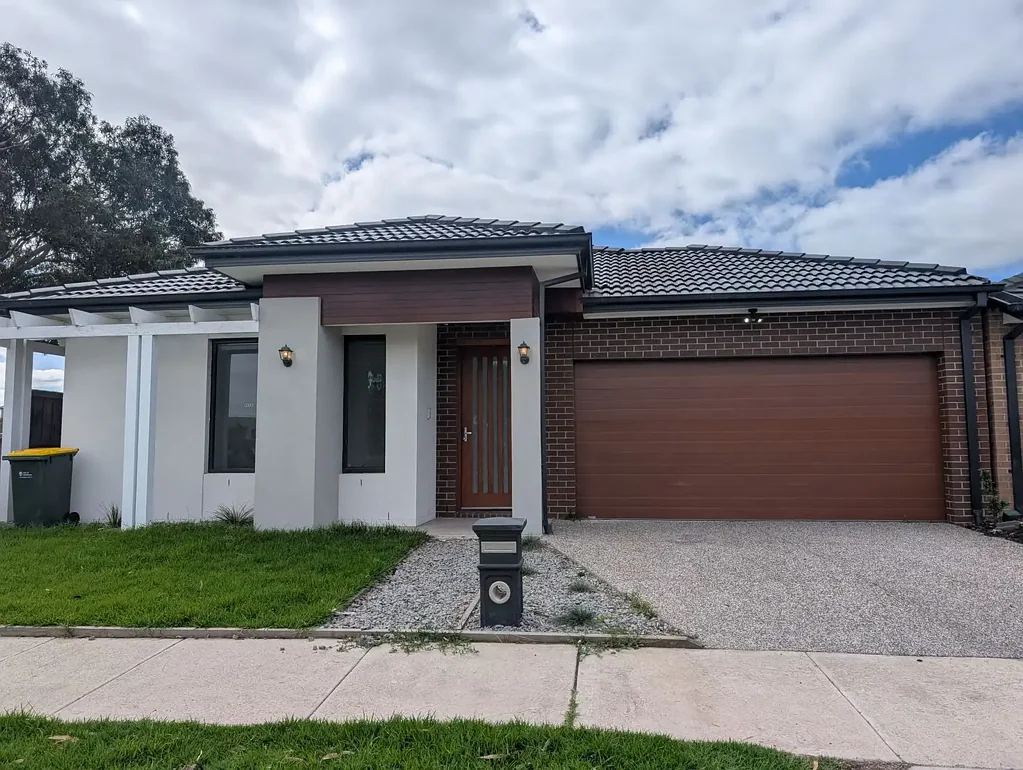 4 Bed + 2 Living | Olivine Estate