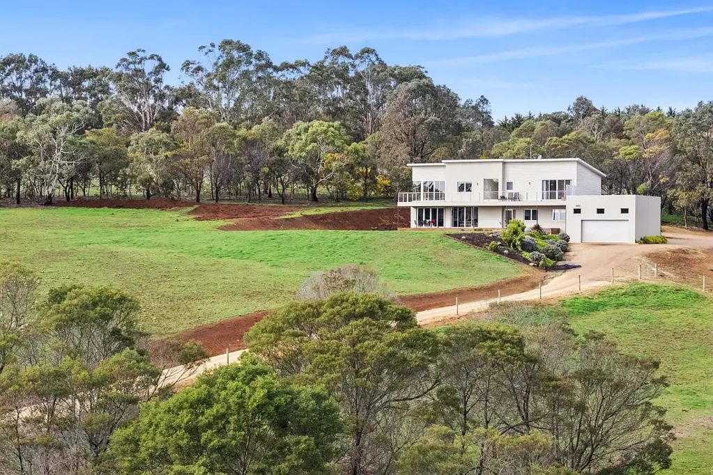 Bellbrae  Rare Bellbrae Acreage With Clear Intent To Sell