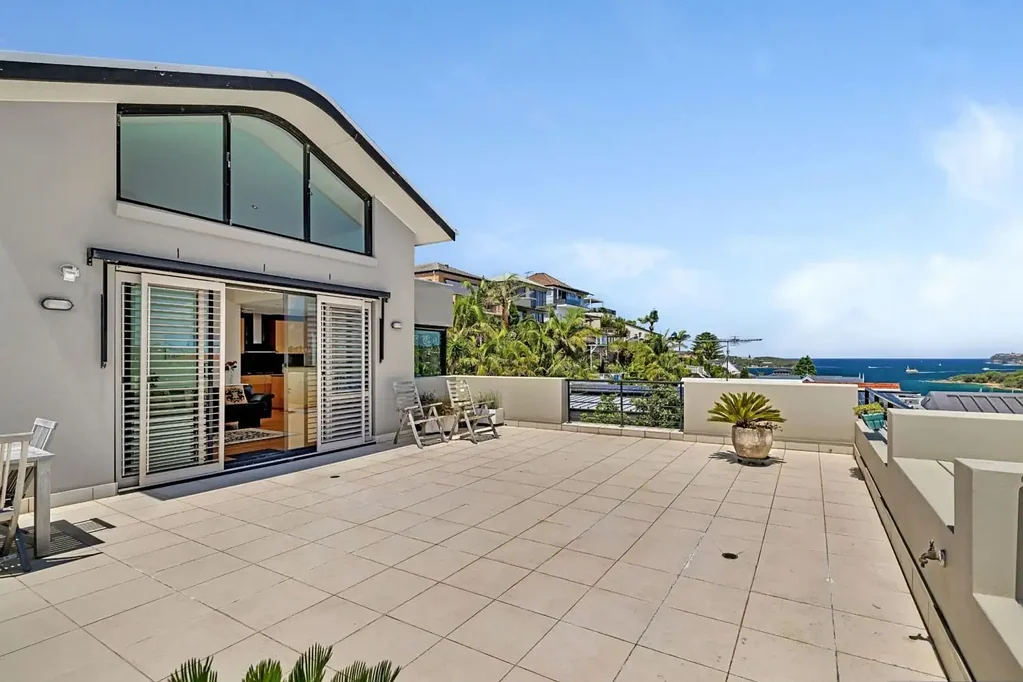 Magnificent harbourside abode