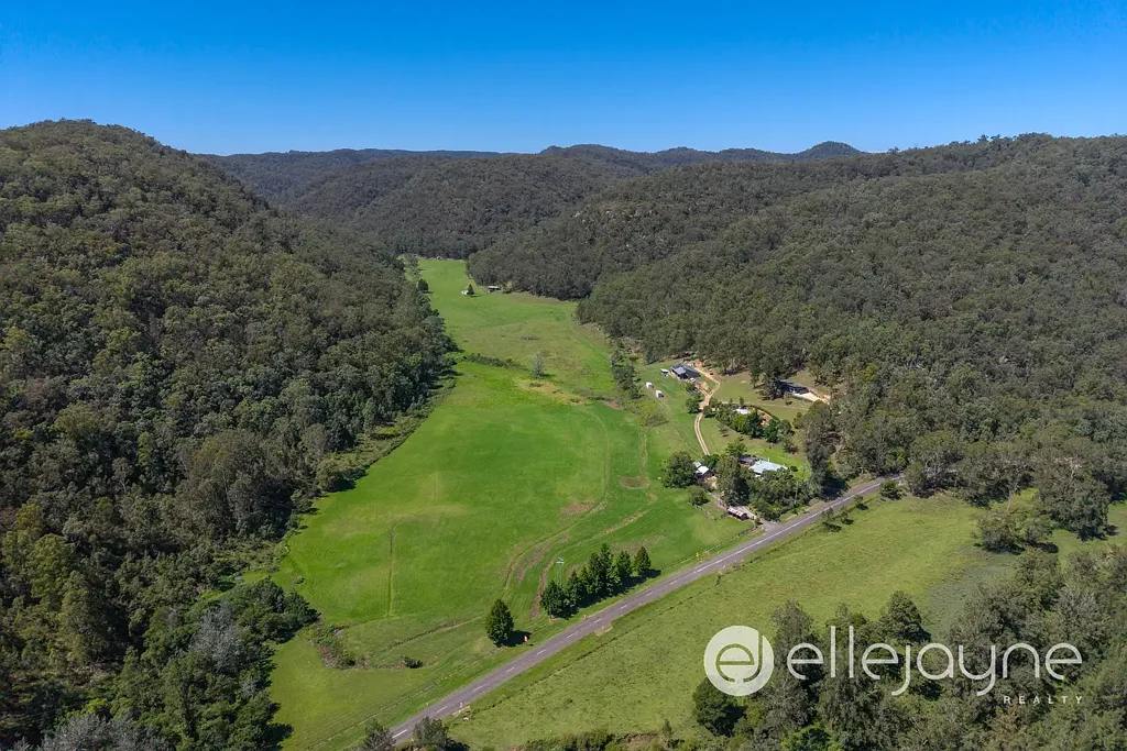 Sweetmans Creek 9房  ‘HOLLYBROOK ESTATE’ – STUNNING 89 ACRE PROPERTY WITH FOUR APPROVED DWELLINGS & APPROVAL FOR TWO MORE – WOLLOMBI VALLEY
