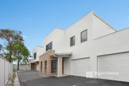 2/76 Griffiths Street, Oak Flats