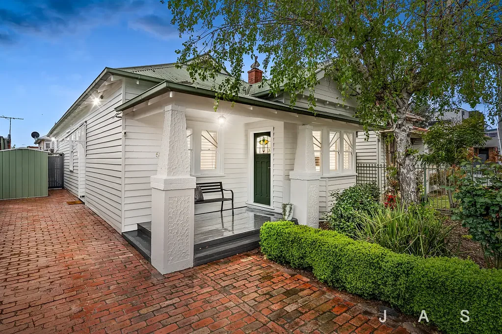 Footscray 4બેડરૂમ Period Beauty Renovated For Luxe Family Living
