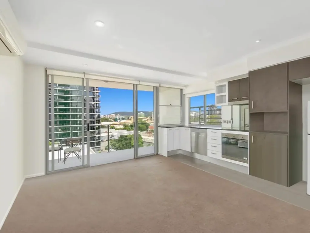South Brisbane 1Zimmer 1 bedroom unit in Merivale Street in a Prime location 
Get in now before the 2032 Olympics