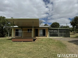 77 Calvert Road, East Nanango