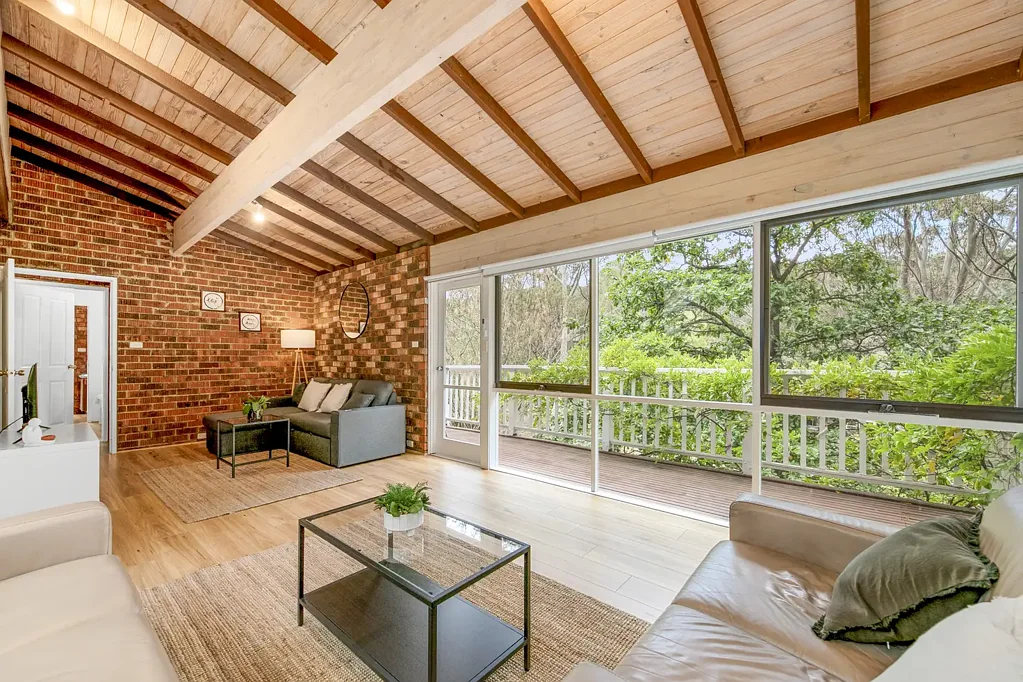 Wattle Glen 4 Bedroom Space, Character and Treetop Living on 1,319m²