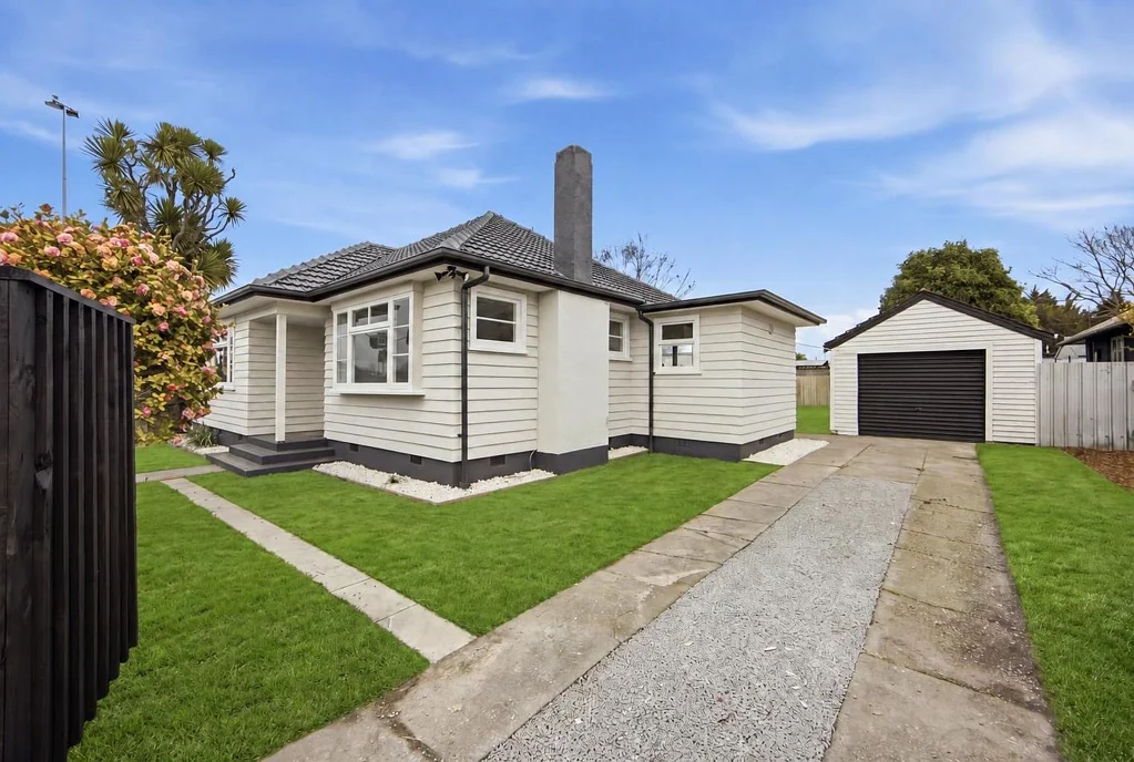 Redwood 4 Bedroom Fully Restored, Modernised & Ready to Enjoy