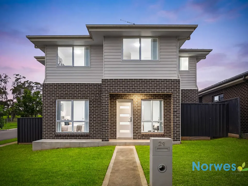 Leppington 4chambre Spacious Two-Storey Family Home in a Prime Corner Position