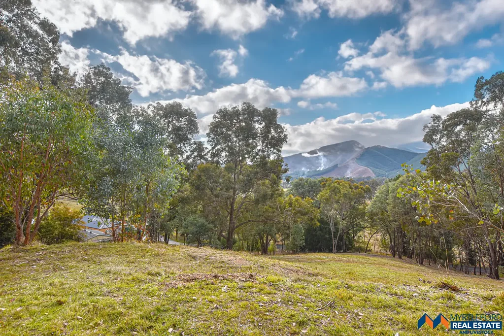 Myrtleford 5 Acres With Views