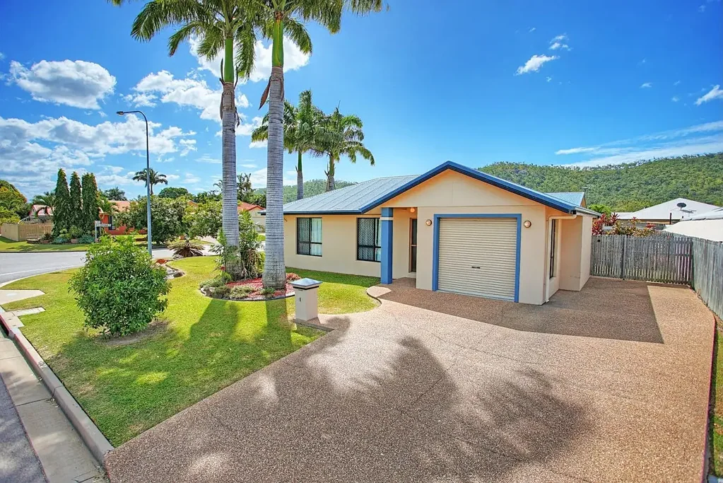 Spacious 2-Bedroom Unit in Prime Kirwan Location – Close to Everything!