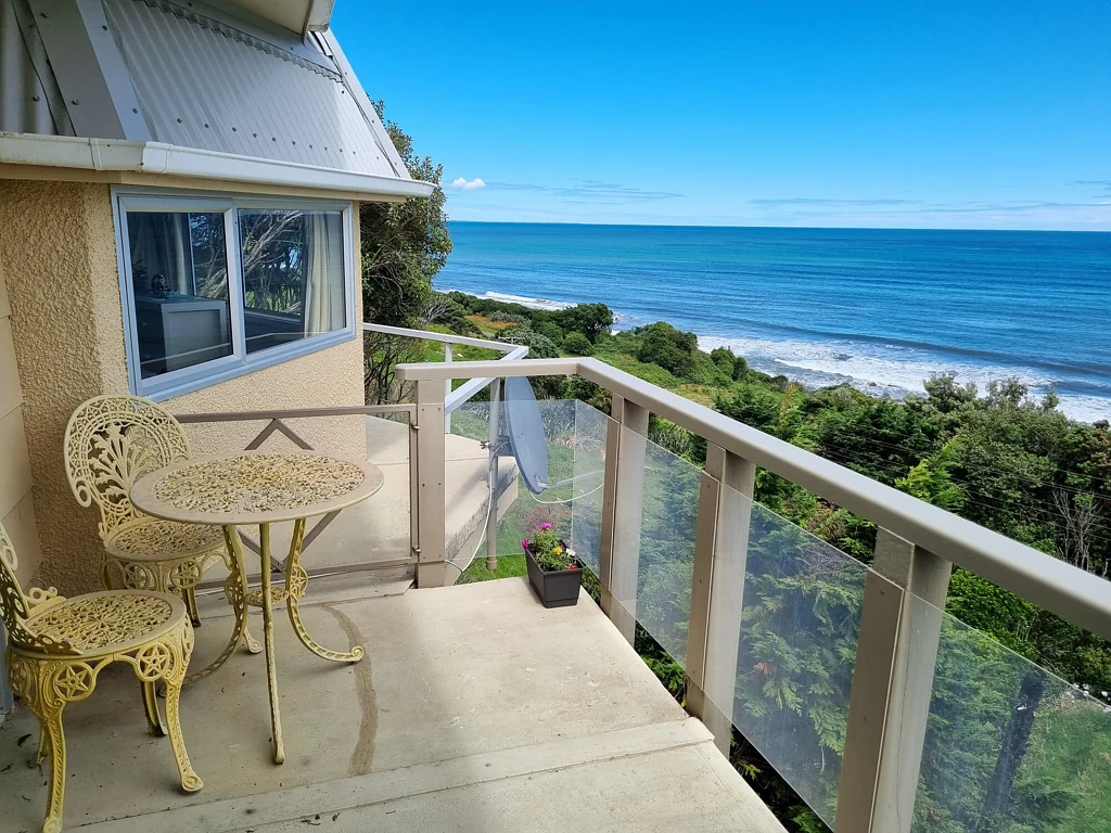 Hector 3 Slaapkamer Own a Castle on the Stunning West Coast!