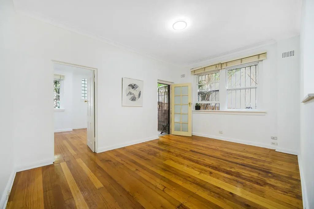 ART DECO 2 BEDROOM UNIT WITH RENOVATED KITCHEN
