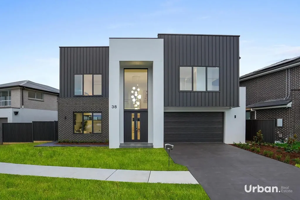 38 Stoneham Circuit, Oran Park, NSW 2570