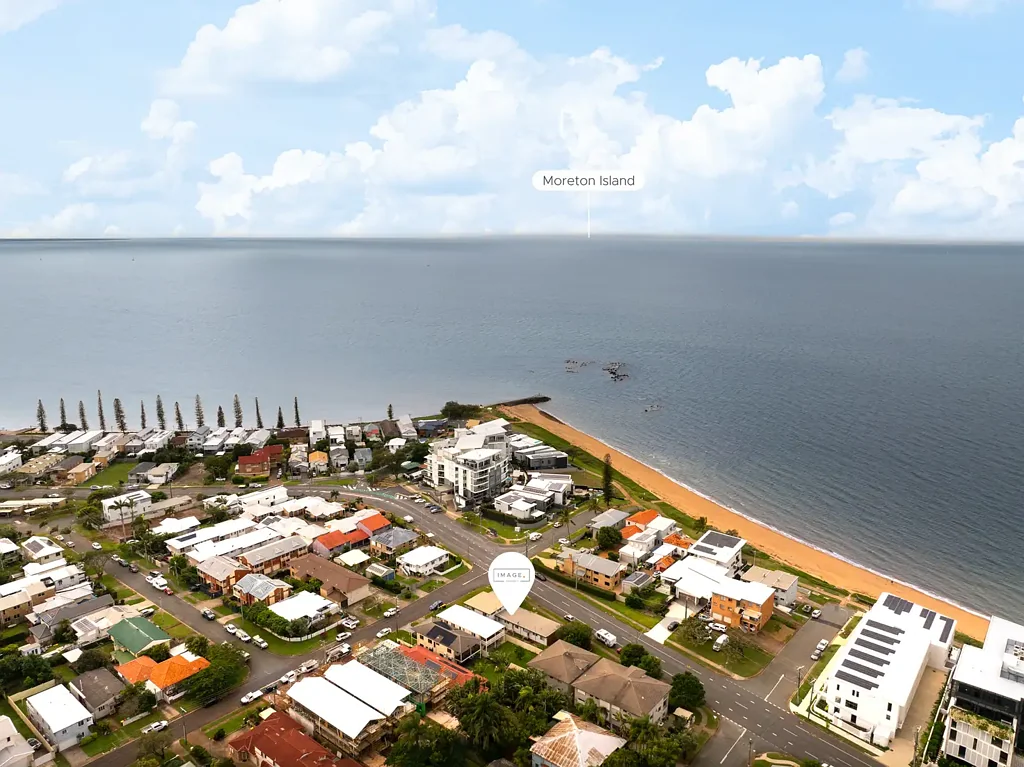 Scarborough 6 Bedroom 3 Unit Complex - 50m to Scarborough Beach - 716m2 Corner Block