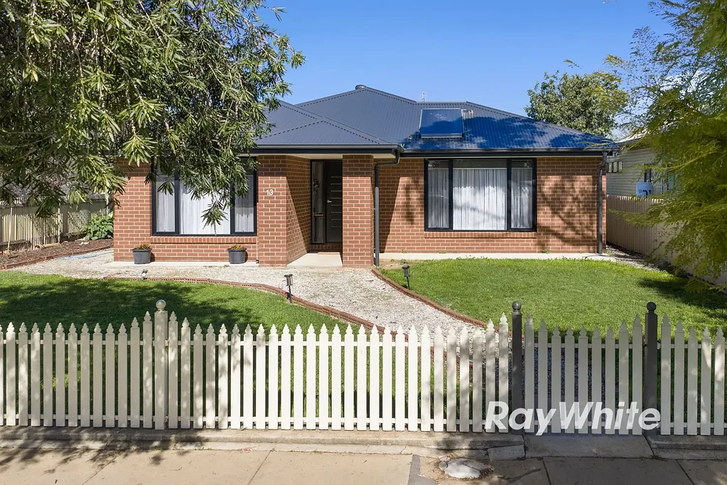 Lockington 4房  Country Charm Meets Modern Comfort in the Heart of Lockington
