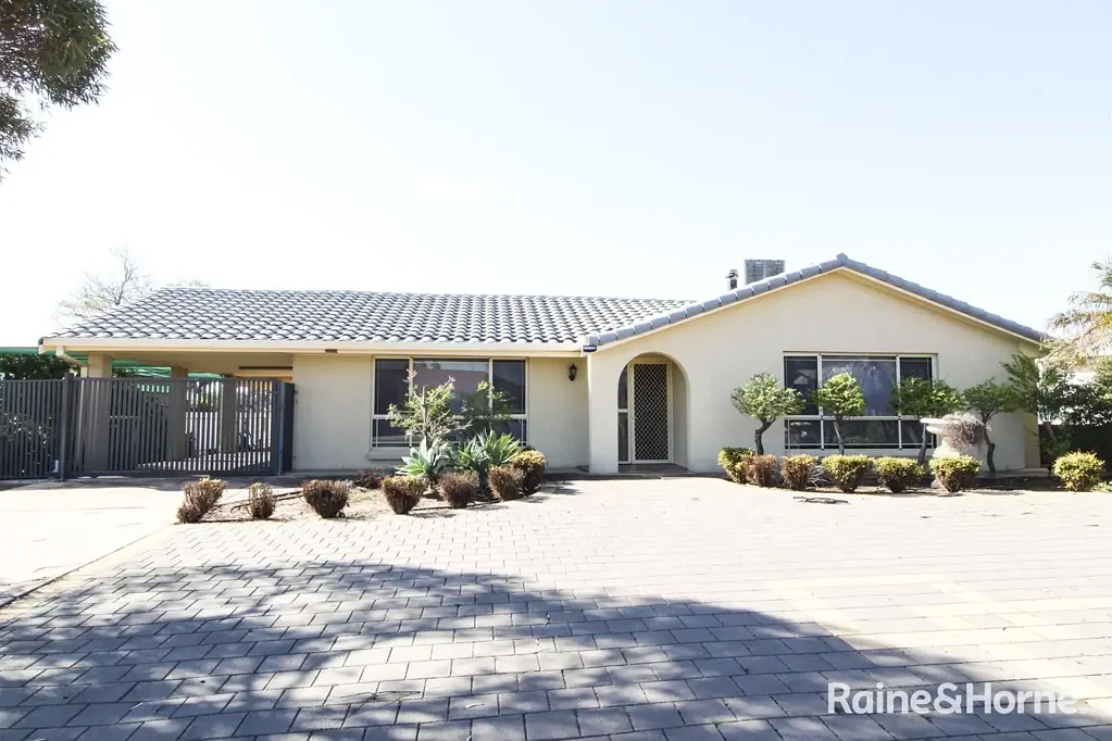 11 Callier Avenue, Stirling North, SA 5710