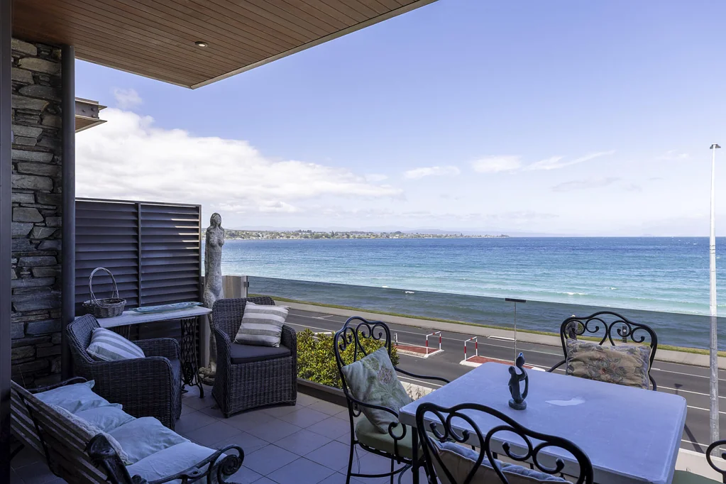 Taupo 3침실 Coveted Lakefront Living with Iconic Lake Views