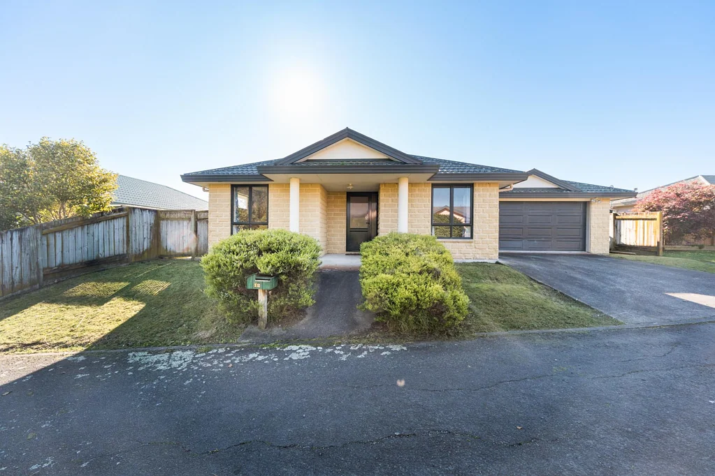 Kelvin Grove 3Habitaciones Brick Do-Up Backing Onto Reserve!