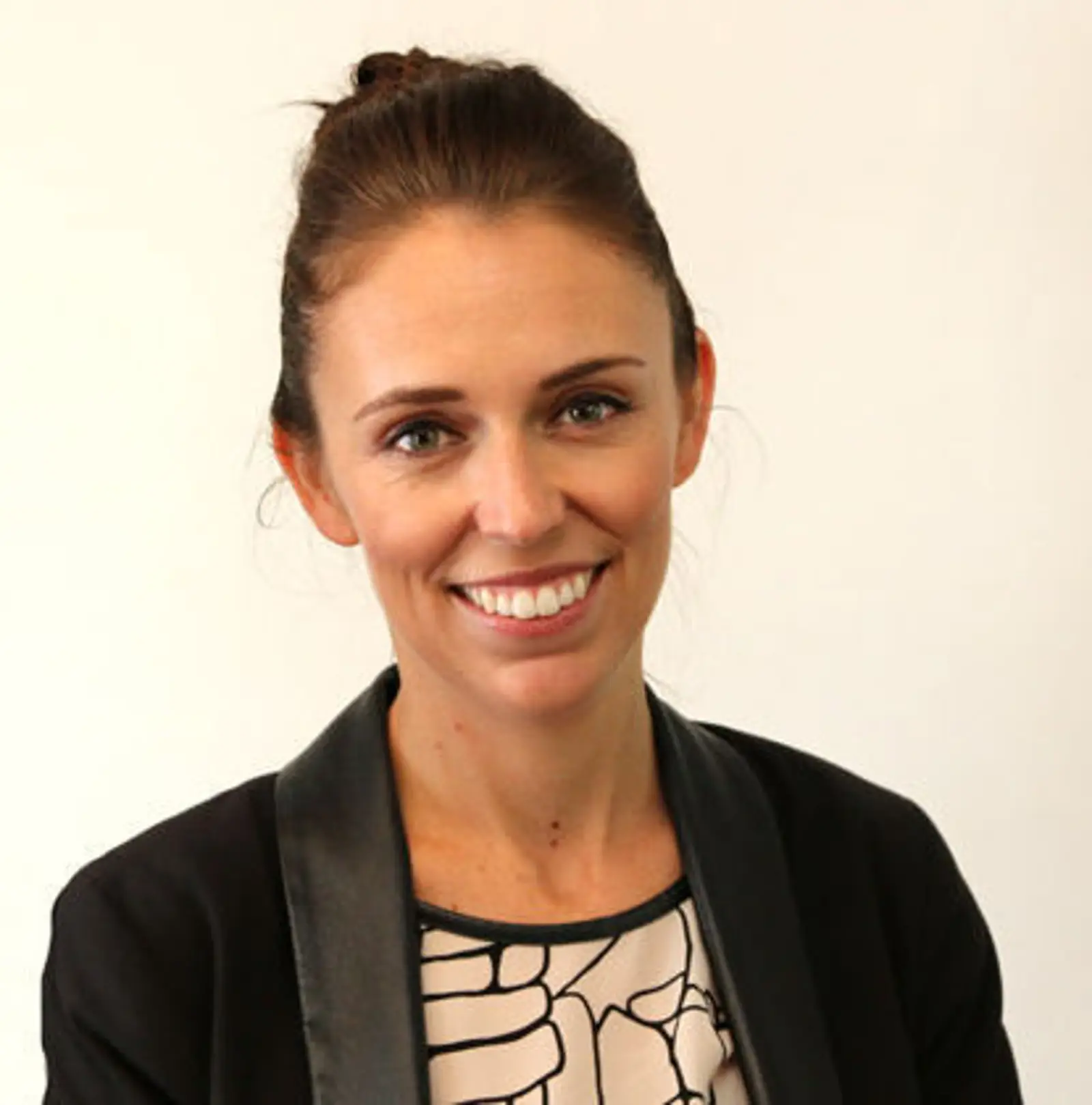 Jacinda Ardern：移民政策按工党来 配额减少2-3万