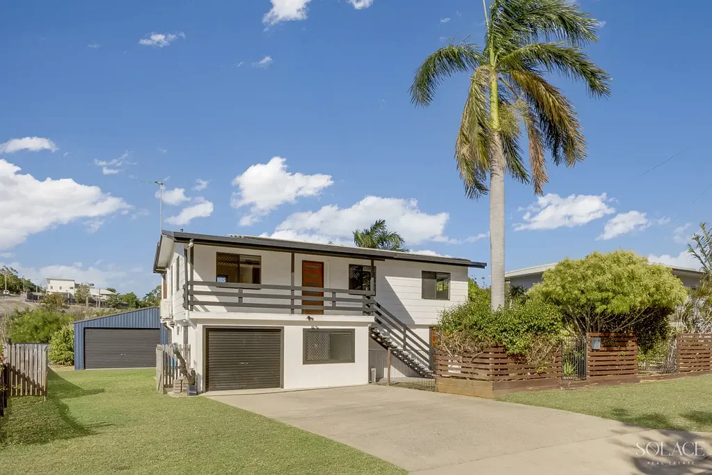 West Gladstone 3房  Solid Family Home with Big Shed & Extras in Central Location!