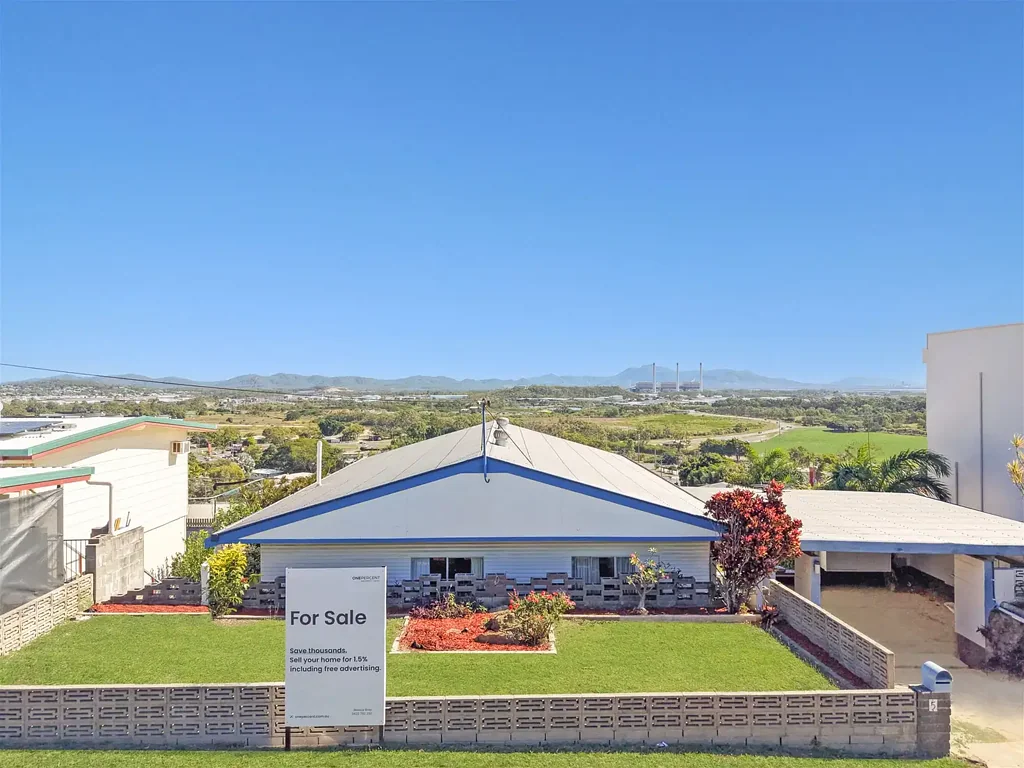 West Gladstone 3房  First Time to Market – Original, Authentic and Full of Character