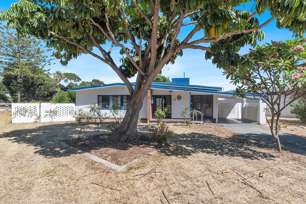 11 Packham Rd, Hamilton Hill, WA 6163