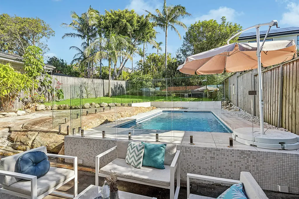 15 Frenchs Forest Road, Seaforth, NSW 2092