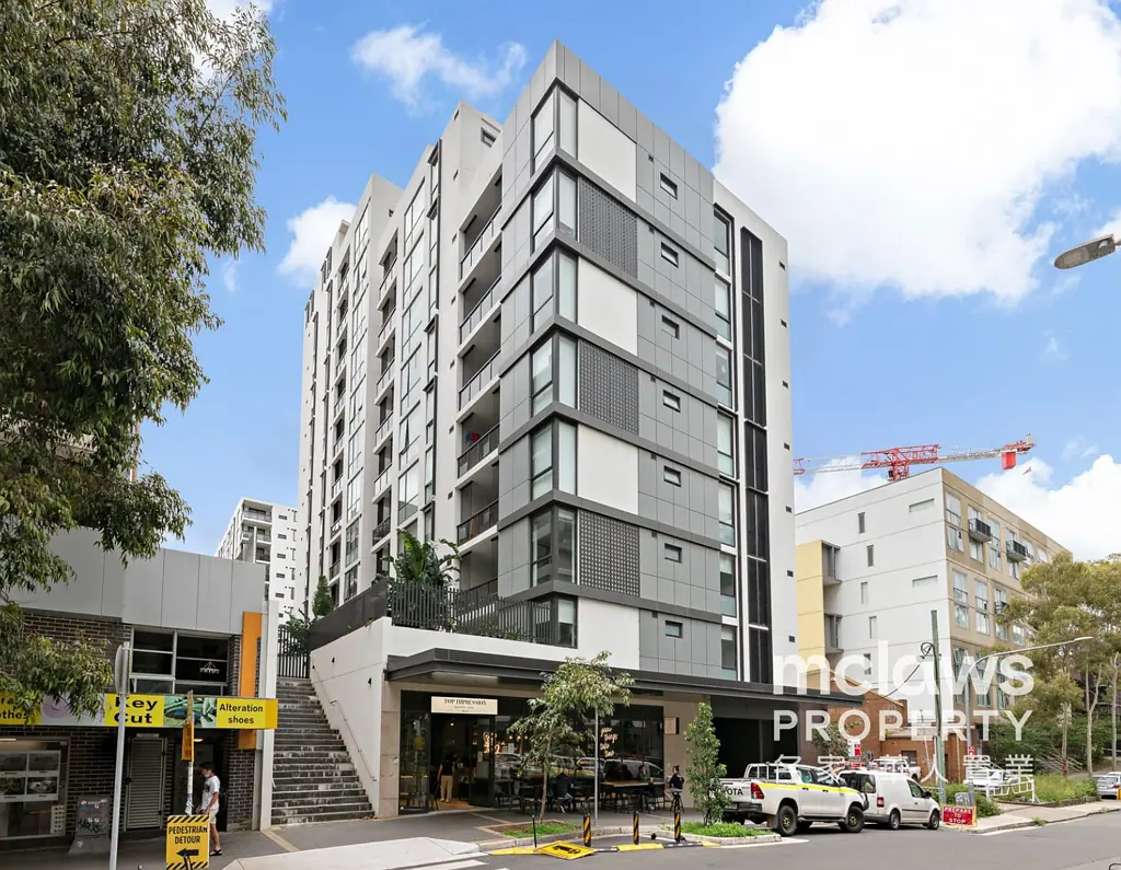 Fully Furnished Apartment with Extra Study Space in the Heart of Mascot - For Rent
