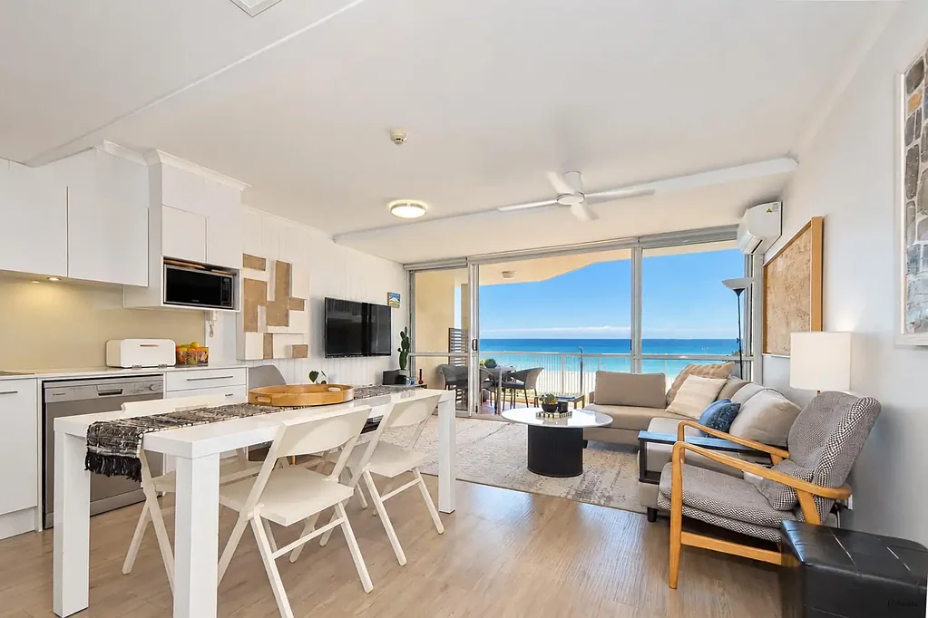Tugun 2房  A Rarefied Beachfront Lifestyle — Luxury, Privacy & Ocean at Your Door
