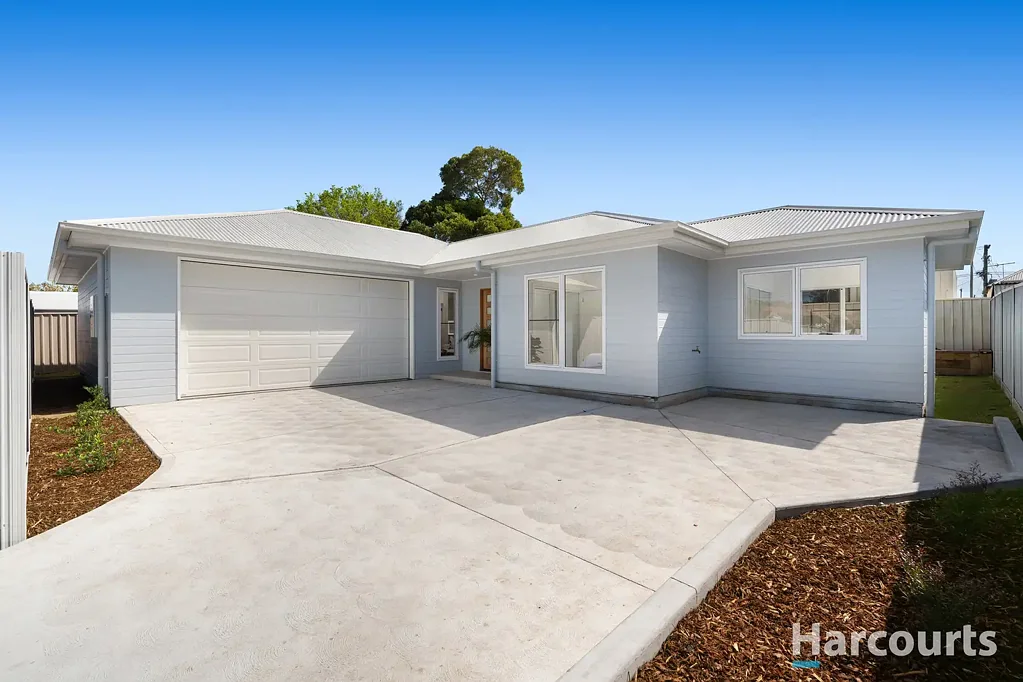 Holmesville 3침실 This Brand-New Three-Bedder is Effortless, Inviting & Immaculate