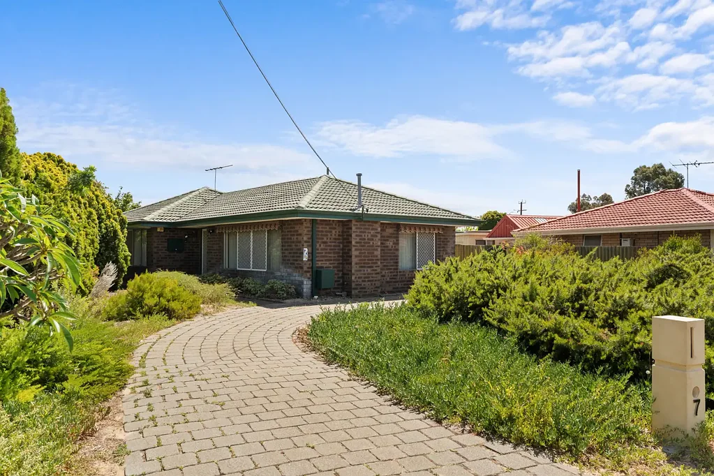 7 Nowranie Place, Hillman, WA 6168