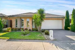 8 Native Retreat, Cranbourne East