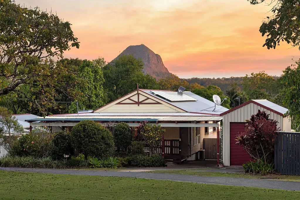 Cooran 3ห้องนอน Modern Country Living with Panoramic Mountain Views