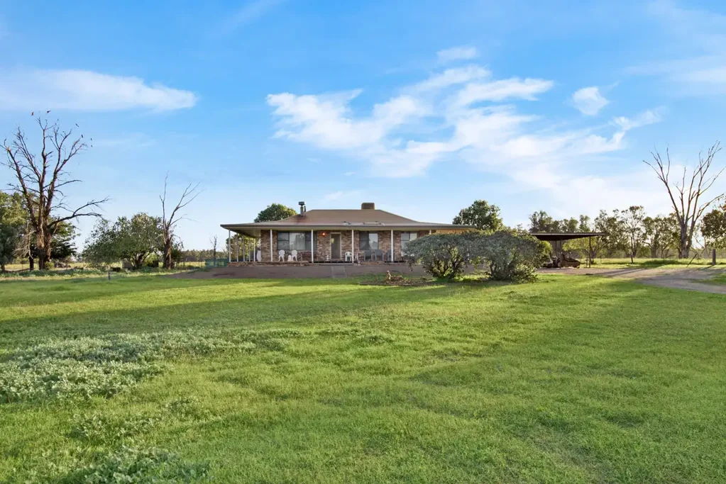 Address Withheld, Carroll, NSW 2340