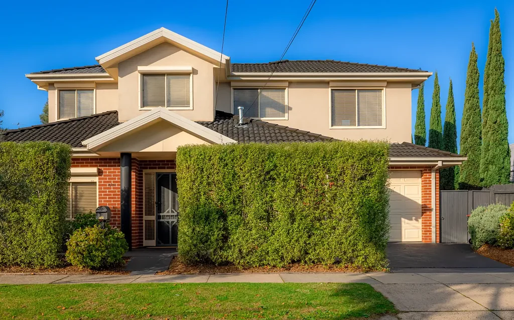 Renovated Family Comfort in Prime Oakleigh South