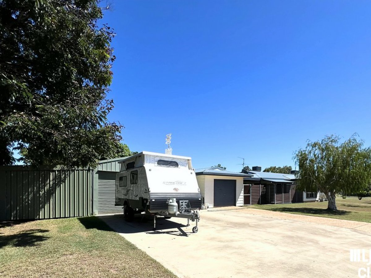 37 FRENCH ST, CLERMONT QLD 4721, 0 habitaciones, 0 baños, House