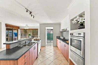 6 Gainsford Way, Burnside, VIC 3023, 4 Schlafzimmer, 2 Badezimmer, House