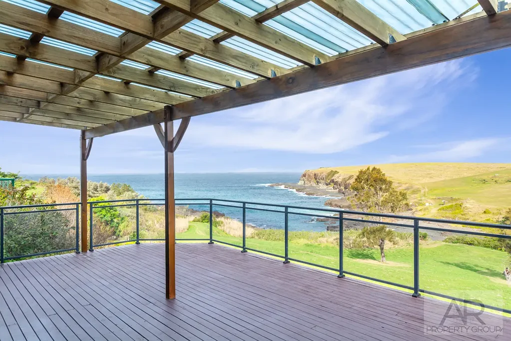 Views, View and more views with lawns included