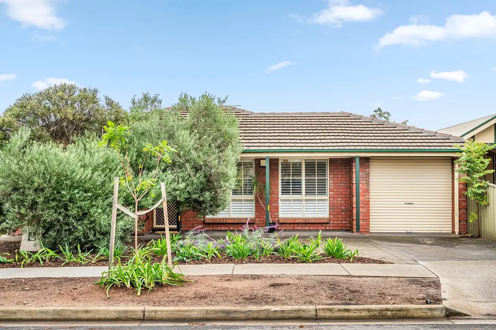 Edwardstown 3Zimmer Convenient Charm: Three-Bed Unit in Edwardstown