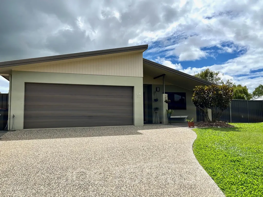 Mareeba 3部屋 CONTEMPORARY DESIGN IN A CONVENIENT LOCATION