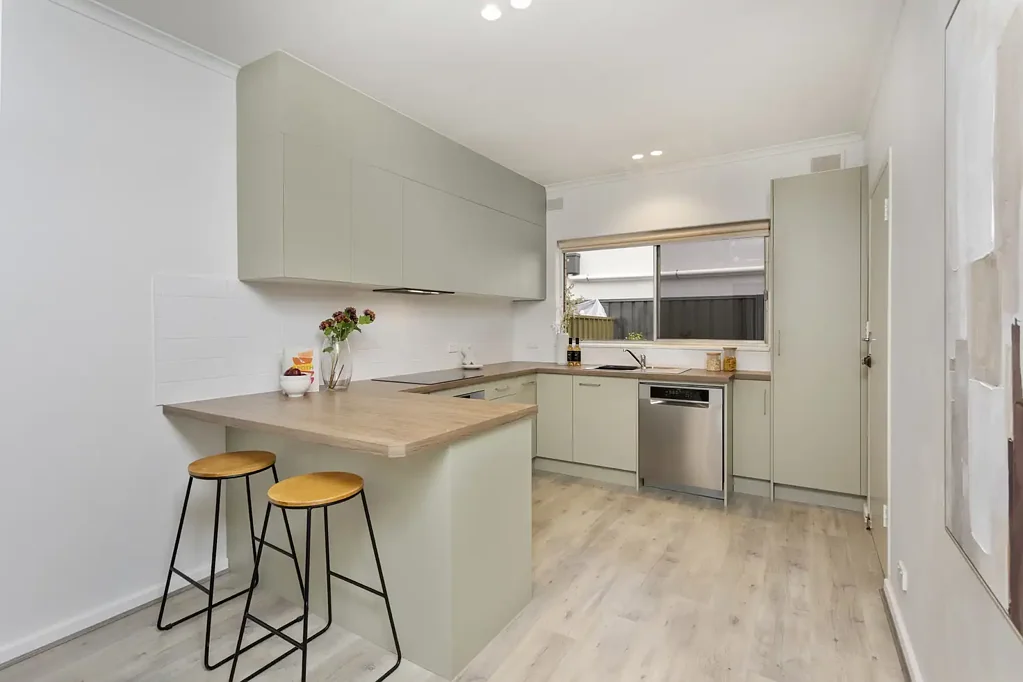 Woodville 2침실 Beautifully Renovated Two-Bedroom Unit in a small group of five only