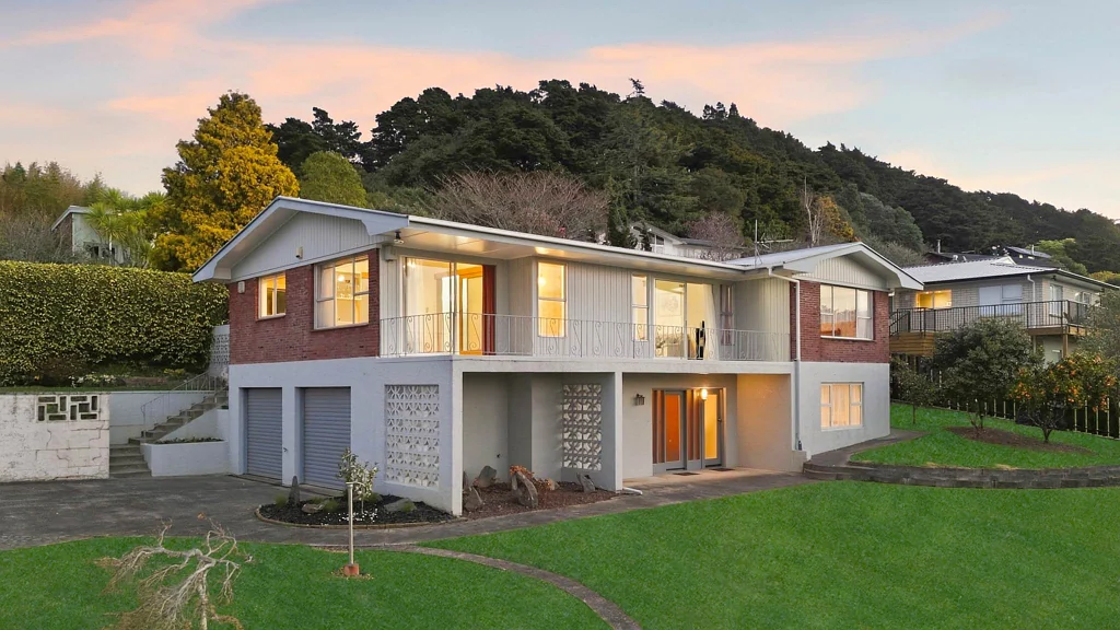 Pukekohe 3બેડરૂમ Big Land, Solid Home, Must Be Sold.